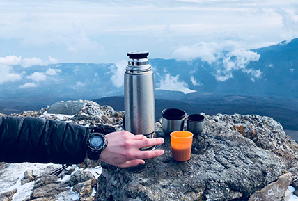 The principle of thermos cup.